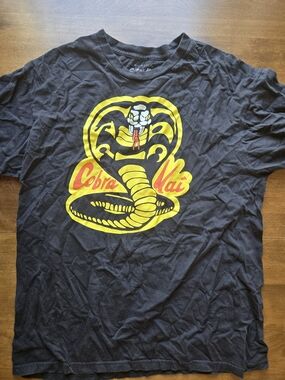 Cobra Kai Graphic Tee Black Snake Logo Karate Kid Shirt Mens Large